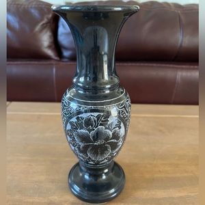 Beautiful Black Marble vase in excellent pre owned condition. Heavy piece.